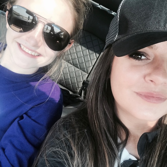 Meet your Posher, Sherry - Picture 1 of 1